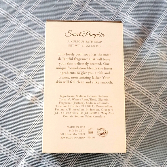 Sweet Pumpkin Luxurious Bath Soap - Picture 3 of 3